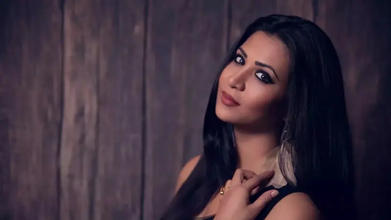 فيديو - شُبّهت بوفاء عامر.. فنانة هندية توجه رسالة بالعربية إلى الجمهور