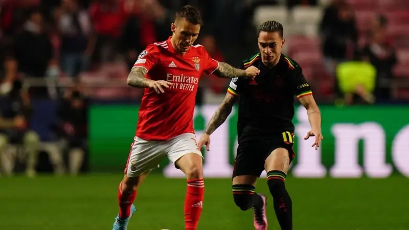 القنوات الناقلة لمباراة أياكس ضد بنفيكا اليوم في دوري أبطال أوروبا مع الموعد والتشكيلة