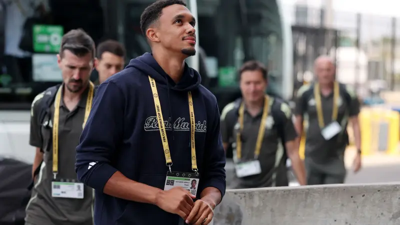 أرنولد: عداء الجماهير لا يغير حبي لليفربول