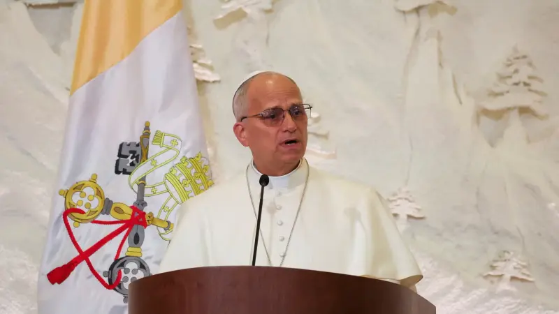 البابا ليو الـ14 يدعو اللبنانيين للسير في "طريق المصالحة الشاق"