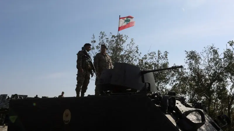 الجيش اللبناني ينفي إجبار سوريين على عبور نهر حدودي