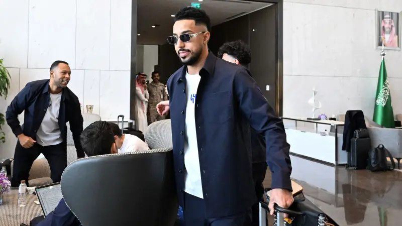 موعد حفل أفضل لاعب في آسيا 2025 والقنوات الناقلة.. سالم الدوسري يُنافس أكرم عفيف