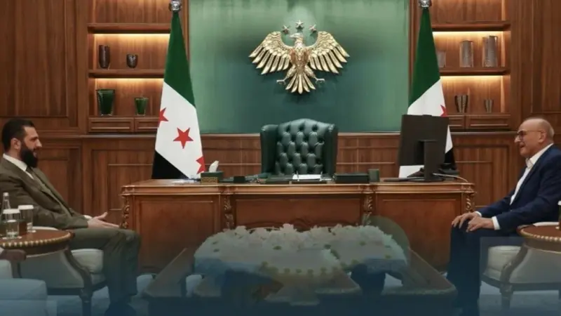 بعد لقائه الشرع.. من هو أحمد معاذ الخطيب؟