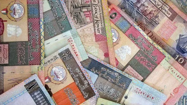 سعر الدينار الكويتي مقابل الجنيه المصري يرتفع في البنوك