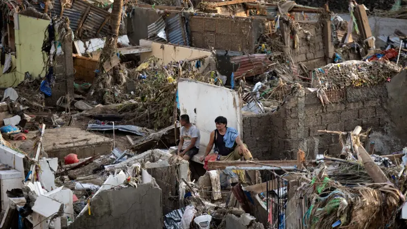 فيديو - الفلبين توقف البحث عن ضحايا "كالمايغي" لهذا السبب