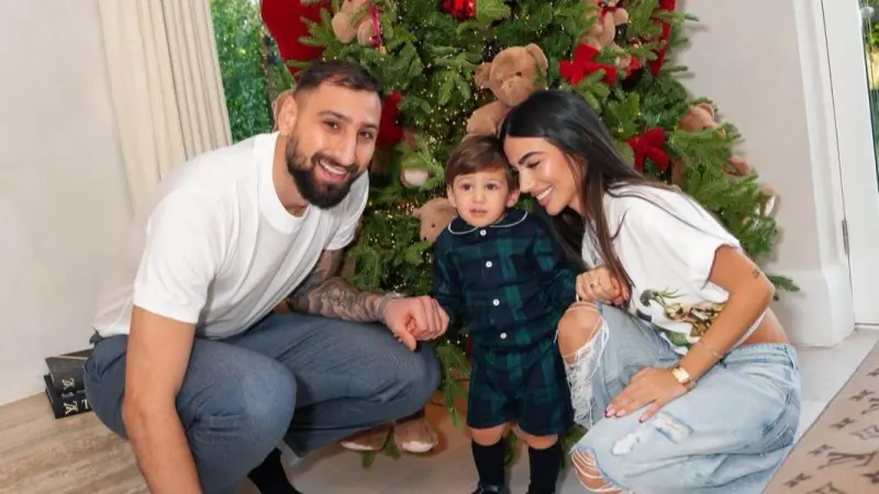 صور- هكذا احتفل نجوم كرة القدم بأعياد الميلاد 2025