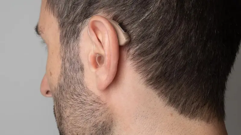 دراسة: التدخل المبكر لضعف السمع يقلل خطر الخرف