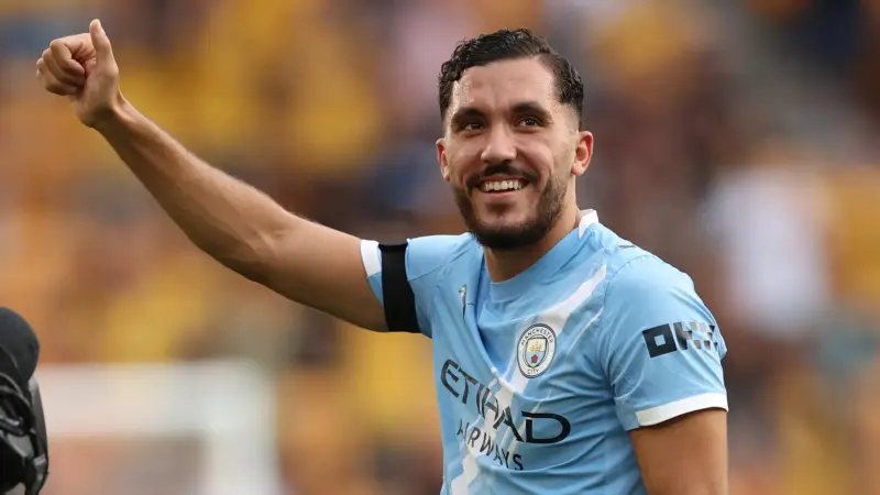 إصابة ريان شرقي.. غوارديولا يعلن مدة غيابه عن مانشستر سيتي