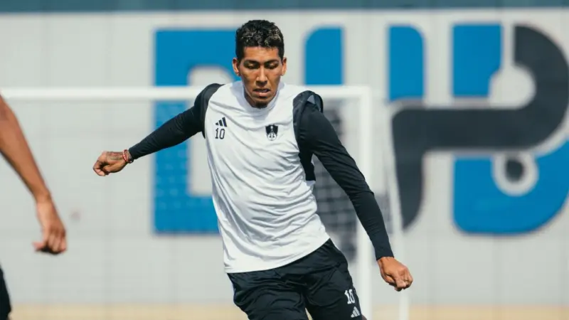 القنوات الناقلة وموعد مباراة الأهلي ووهان ثري تاونز.. فيرمينو يقود تشكيلة الأهلي