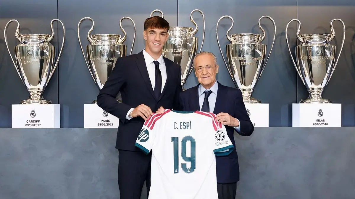 تقديم رسمي لكارلوس إسبي بعد ساعات من تسجيل هدف أول فوز لريال مدريد (الموقع الرسمي للنادي) تقديم رسمي لكارلوس إسبي بعد ساعات من تسجيل هدف أول فوز لريال مدريد (الموقع الرسمي للنادي)
