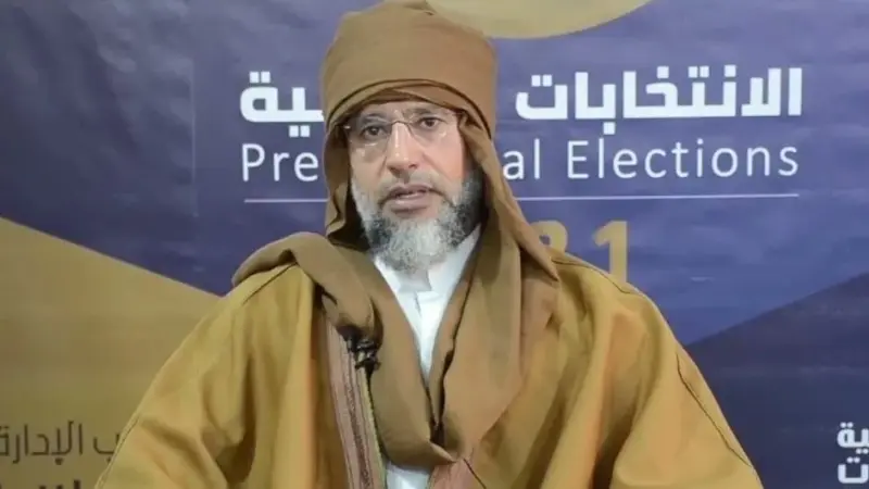 كتائب وقبائل تدعمه.. هل تعيد الفوضى القذافي إلى رئاسة ليبيا؟