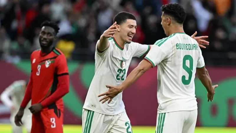 القنوات الناقلة لمباراة الجزائر ضد بوركينا فاسو اليوم في كأس أمم إفريقيا 2025 مع الموعد