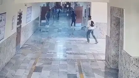 related_news_inside_blogsفيديو - مقتل وإصابة 24 طالبا في حادث إطلاق نار على مدرسة بتركيا