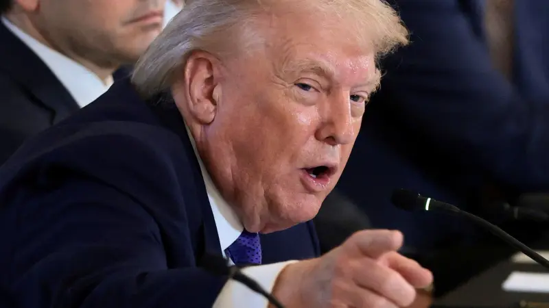 "إذا عادوا نعود".. ترامب يلوح بالخيار العسكري ضد إيران