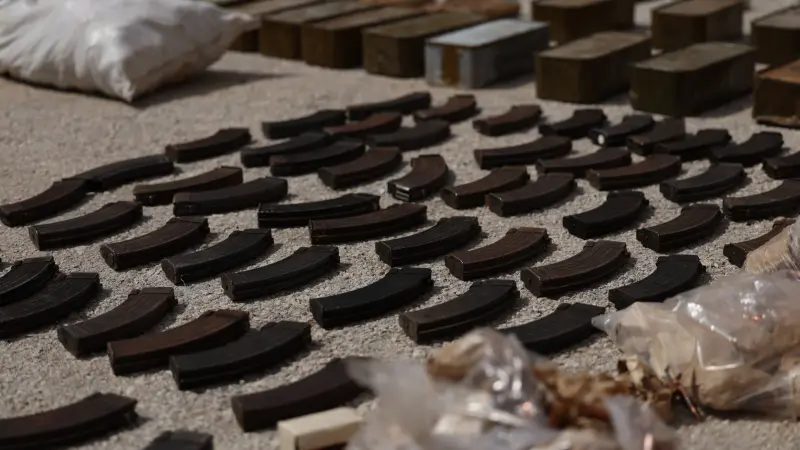 صور - الأمن السوري يفكّك "خلية إرهابية" بحمص.. هذا كان مخططها