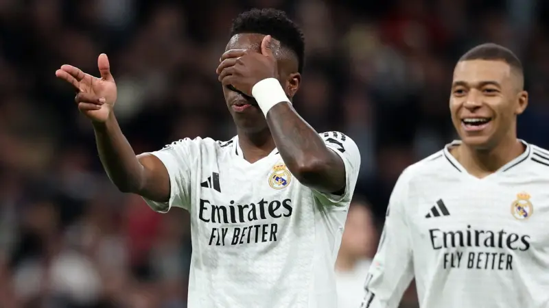 فينيسيوس يكشف سر الرقم "100" في هدفه أمام سالزبورغ.. رسالة إلى أصدقائه