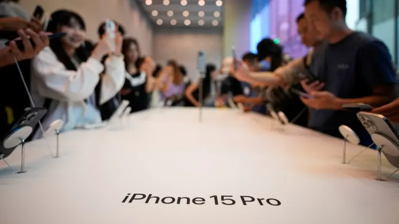 آبل تحلّ مشكلة ارتفاع حرارة آيفون 15