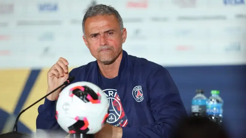 حفل غلوب سوكر - لويس إنريكي أفضل مدرب في العالم