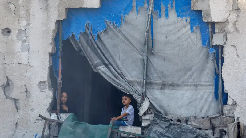 تعثر الإعمار.. أهالي غزة يسكنون في مباني مهددة بالانهيار