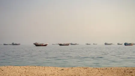 تفاصيل عبور 60 سفينة مضيق هرمز الأربعاء
