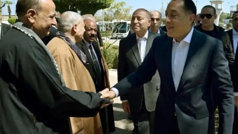 في زيارة لفرع "كاري اون" .. هذا ما أكد عليه رئيس الوزراء المصري