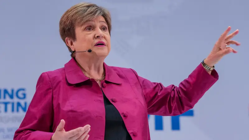 صندوق النقد: الاقتصاد العالمي قادر على التعافي إذا انتهت الحرب قريبا