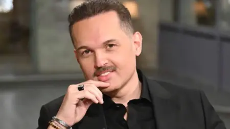 related_news_inside_blogsتطورات الحالة الصحية لمحمد محمود عبد العزيز بعد استخدام العكاز