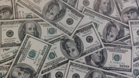 related_news_inside_blogsطفلة روسية تلقي 88 ألف دولار من النافذة.. ما مصير تلك الأموال؟