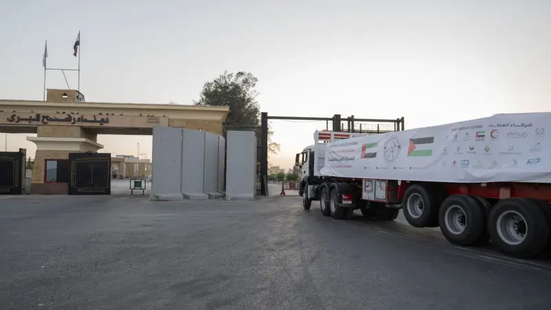 "الفارس الشهم 3".. 5 قوافل إماراتية تدخل غزة محمّلة بـ819 طنا من المساعدات