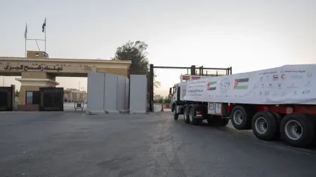 "الفارس الشهم 3".. 5 قوافل إماراتية تدخل غزة محمّلة بـ819 طنا من المساعدات