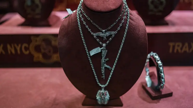 توقعات أسعار الفضة الأيام المقبلة.. نطاقات عنيفة تصل 100 دولار في سوق العقود