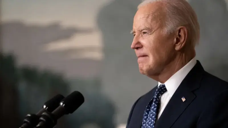 بايدن يدرس إمكانية فرض عقوبات إضافية على روسيا