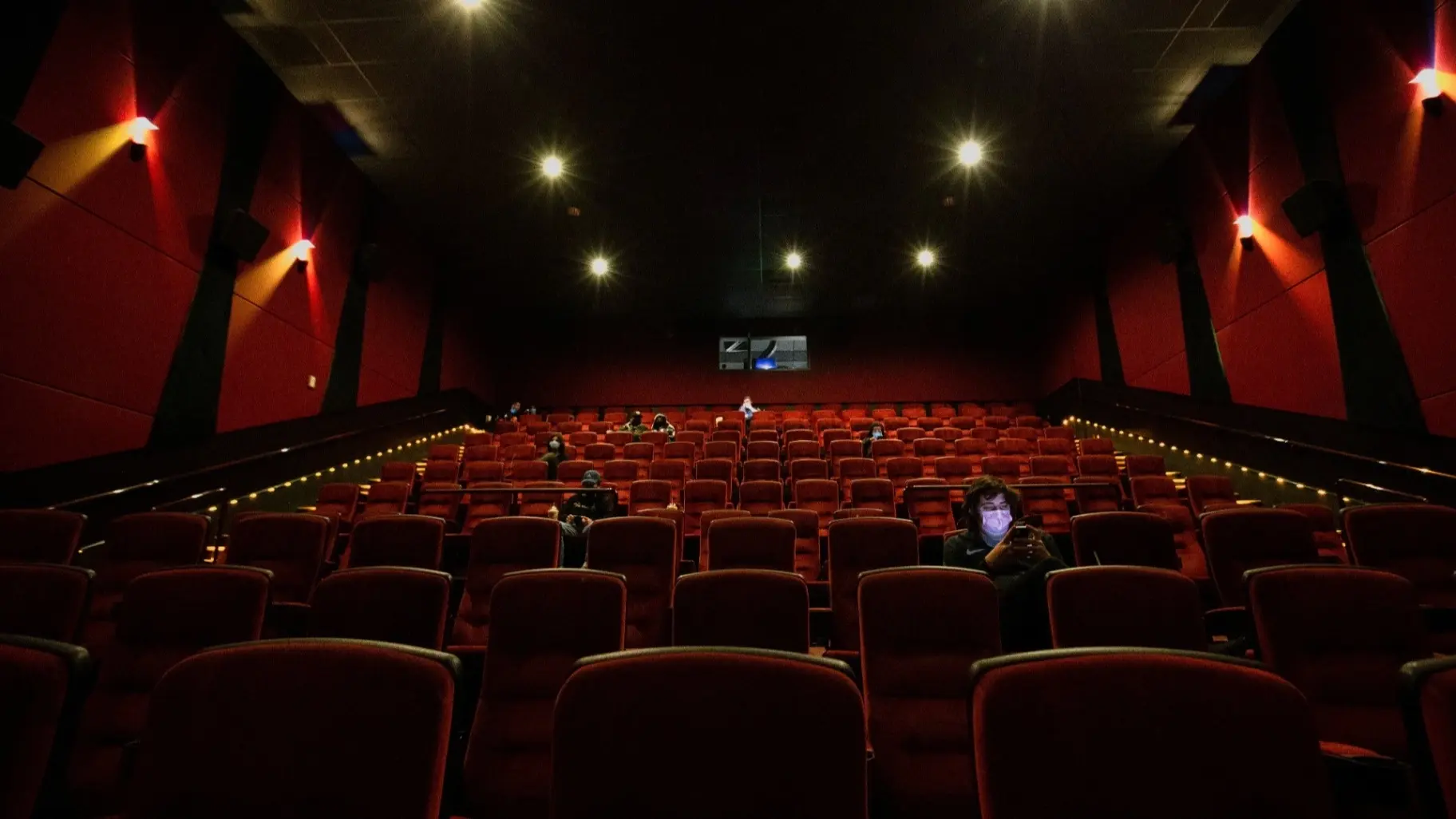 فيلم صُوّر سرّا عن الوسط الفني الإيراني يُعرض في مهرجان لندن السينمائي (رويترز) فيلم صُوّر سرّا عن الوسط الفني الإيراني يُعرض في مهرجان لندن السينمائي (رويترز)
