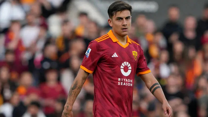 ديبالا يودع زملاءه في روما.. هل ينتقل إلى القادسية السعودي؟