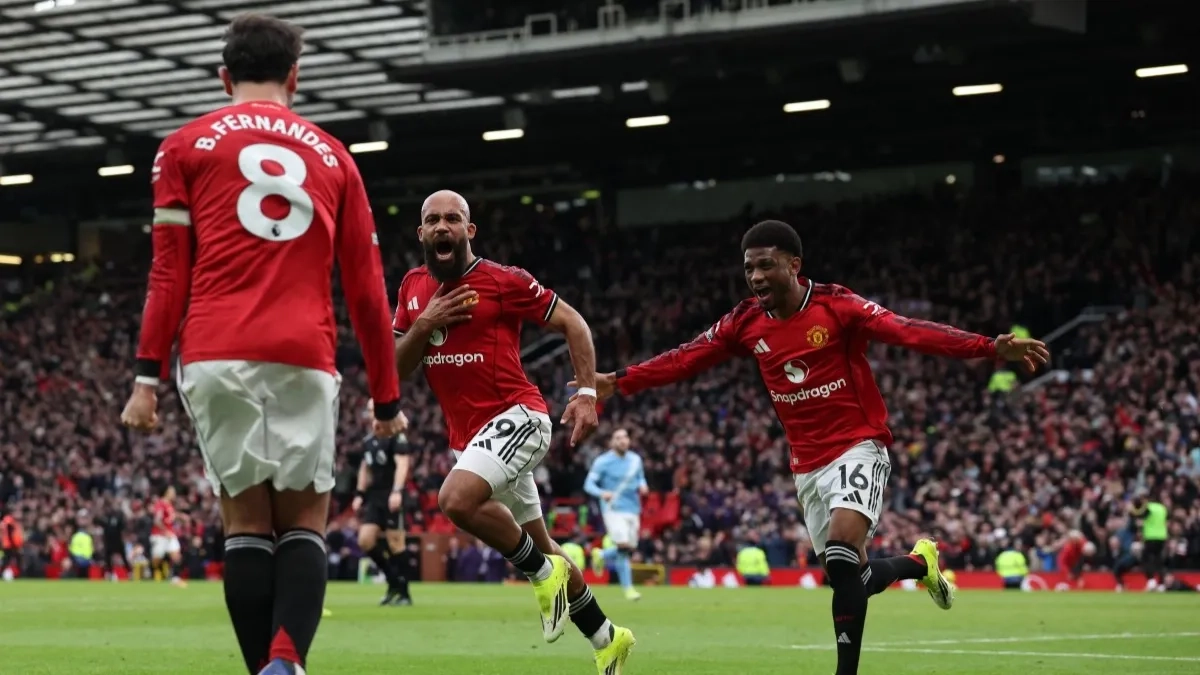 مانشستر يونايتد يفوز على مانشستر سيتي في المباراة الأولى لكاريك 