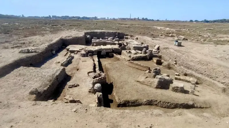 صور - مصر تعلن اكتشاف 5 كنوز أثرية في منطقة إهناسيا