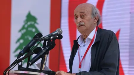 جنبلاط: إسرائيل ترسم خطا أصفر يمتد من جنوب لبنان حتى درعا