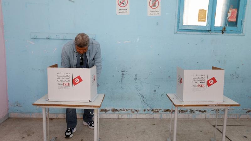 تونس تحدد موعد الدورة الثانية من الانتخابات التشريعية
