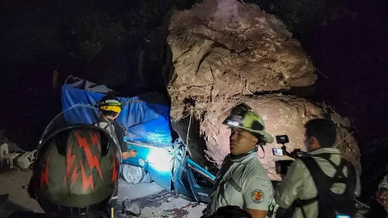 فيديو - مقتل شخصين جراء سلسلة زلازل وانزلاقات أرضية في غواتيمالا