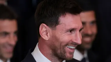 related_news_inside_blogsتيباس يكذّب تصريحات تشافي هيرنانديز عن فشل عودة ميسي إلى برشلونة