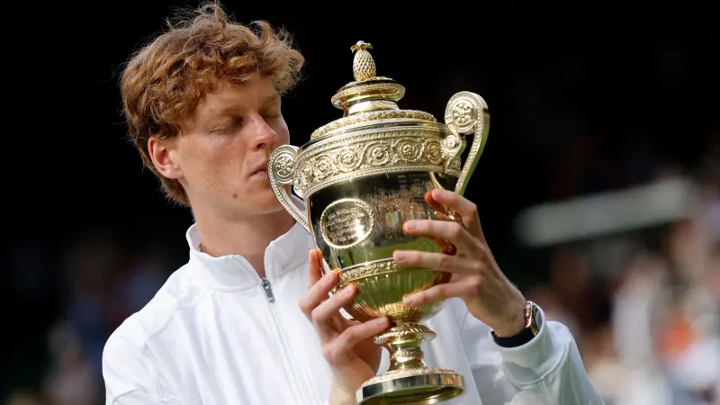 سينر يتوج بطلاً لويمبلدون ويحصد 4 ملايين دولار قبل أن "تلتهم" الضرائب نصفها