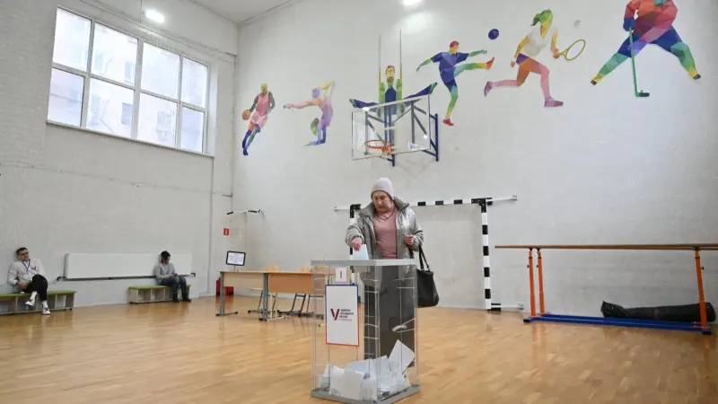 فيديو - الاستخبارات الروسية: واشنطن تخطط لتنفيذ هجمات سيبرانية على نظام التصويت