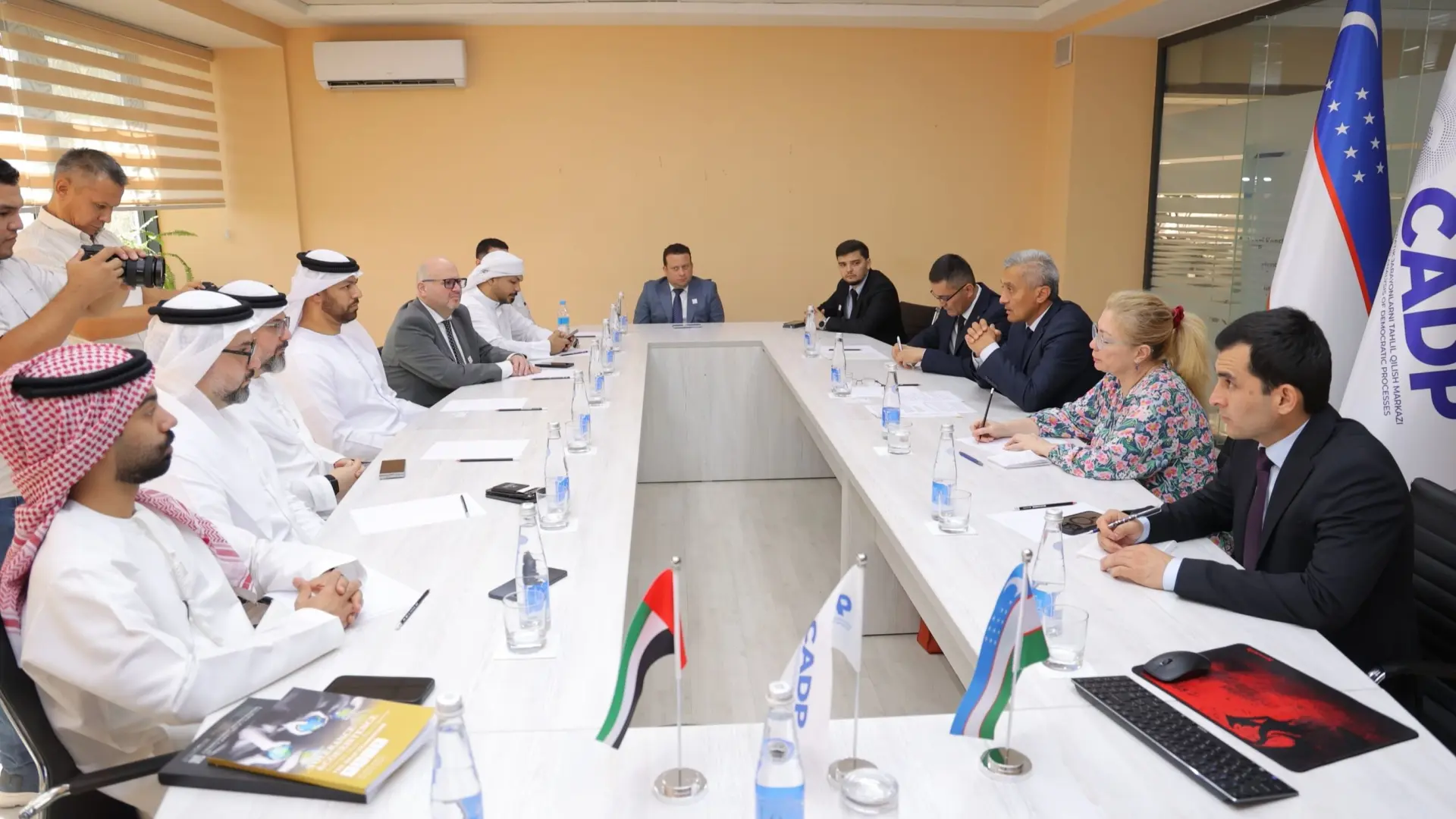 وفد "باحثي الإمارات" و"الإيسيسكو" يبحثان في طشقند تعزيز الشراكات البحثية (وام) وفد "باحثي الإمارات" و"الإيسيسكو" يبحثان في طشقند تعزيز الشراكات البحثية (وام)