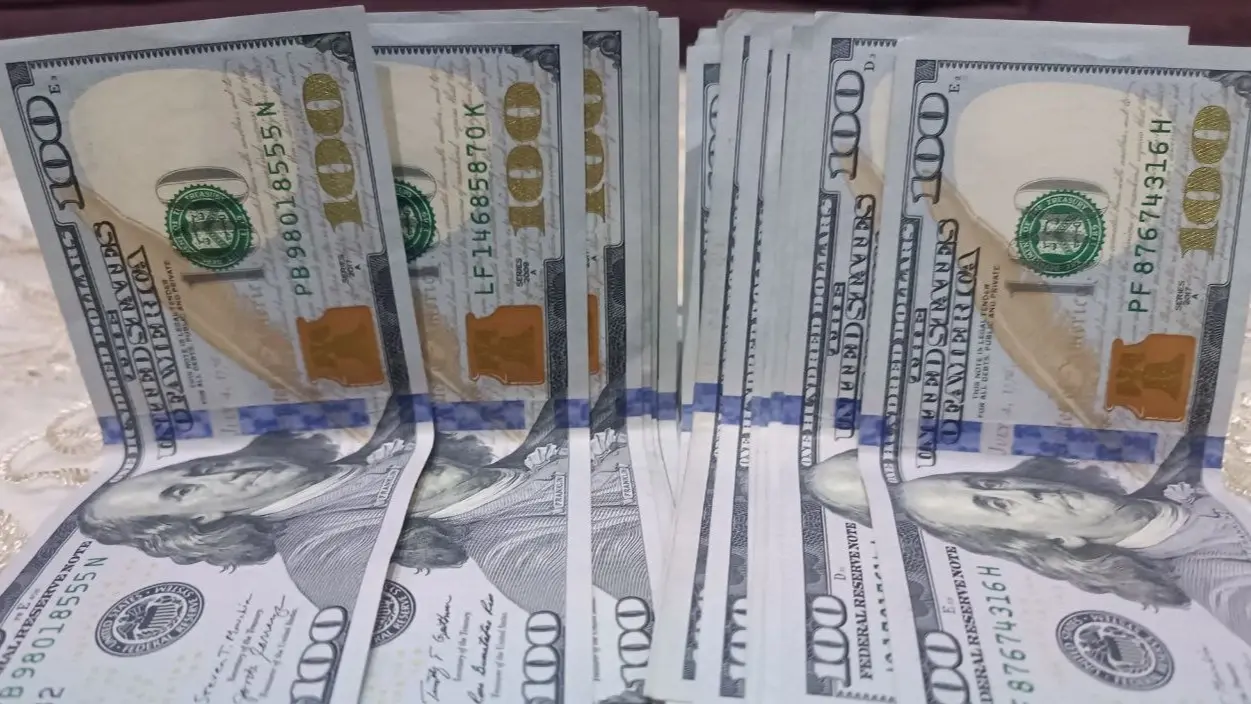 ارتفاع جديد في سوق الدولار الموازي بسوريا مع تجدد اشتباكات الشرق الأوسط ارتفاع جديد في سوق الدولار الموازي بسوريا مع تجدد اشتباكات الشرق الأوسط