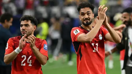 حقيقة مفاوضات الأهلي مع طارق علاء.. بيراميدز يُعرقل المفاوضات