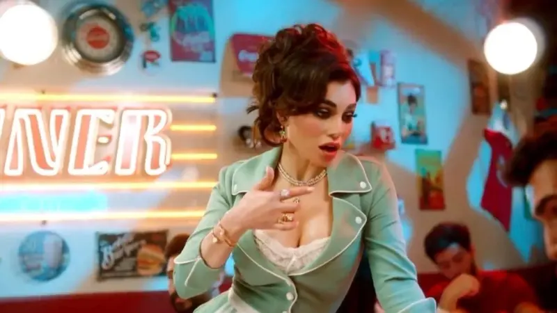 فيديو - هيفاء وهبي تعود بأغنية جديدة وتفاجئ جمهورها بـ"بوس الواوا"