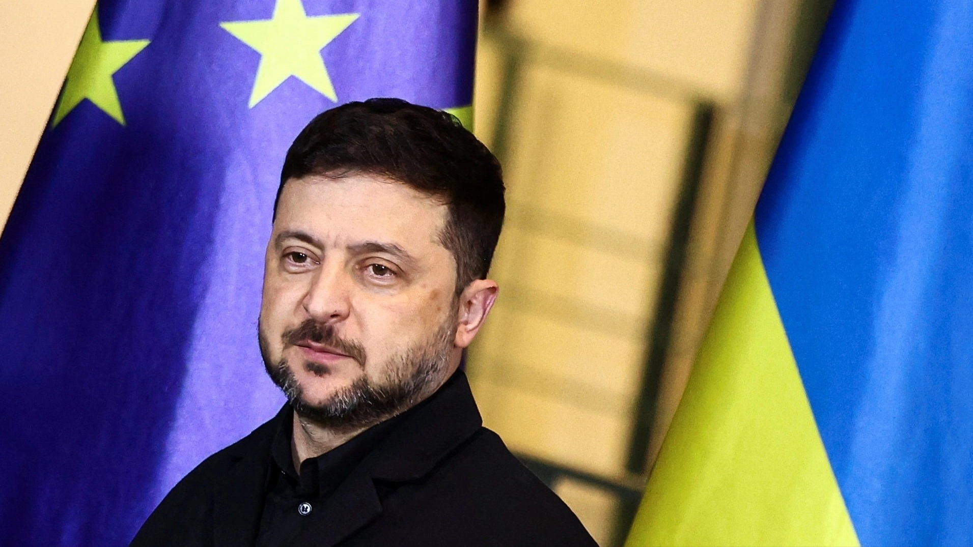 زيلينسكي يهدد بخطوات جديدة إذا فشلت الجهود الدبلوماسية مع روسيا 