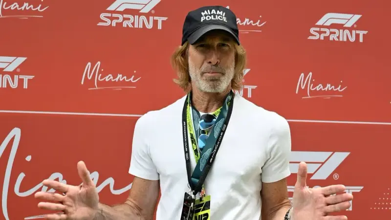 مخرج سينمائي يطالب أحد فرق "فورمولا 1" بـ1.5 مليون دولار.. ما السبب؟