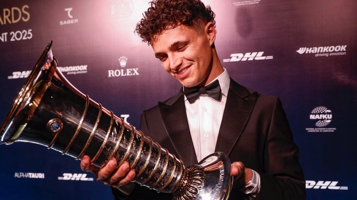 فورمولا 1 - نوريس يتسلم كأس بطولة العالم وفرستابن يغيب للمرض 