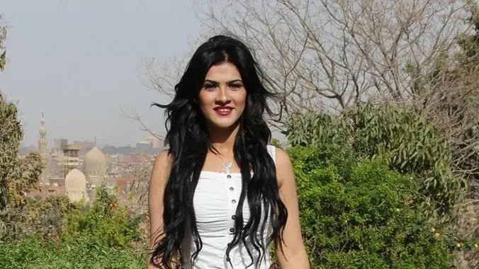 تفاصيل واقعة التحرش بالفنانة ياسمينا المصري.. عرض عليها صورا مخلة